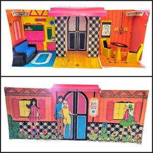 Vintage 1968 Barbie Family Doll House Carnaby St Fold-Out Carry Case & Furniture
